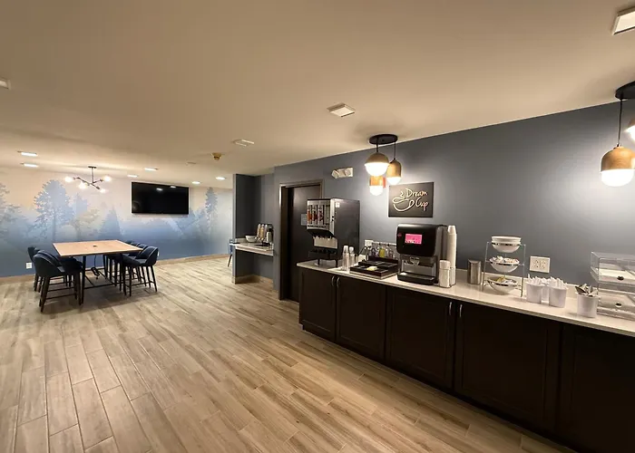 Sleep Inn & Suites